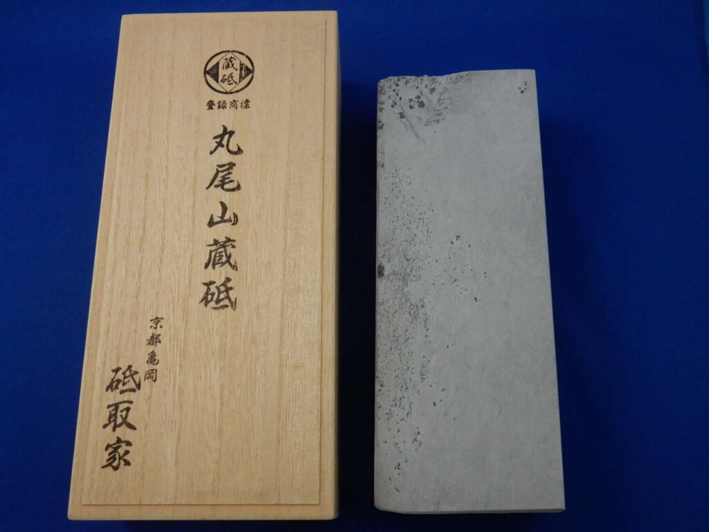 黒蓮華（桐箱入り）
