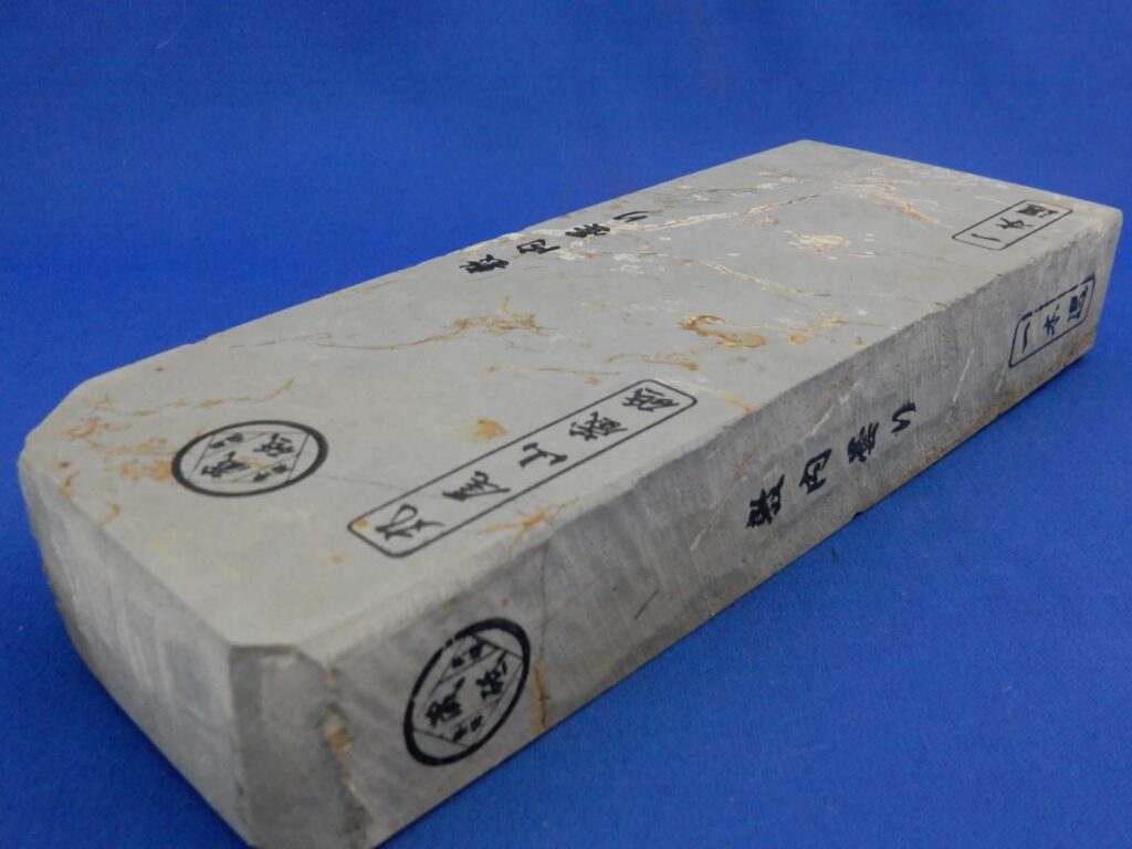 敷内曇り