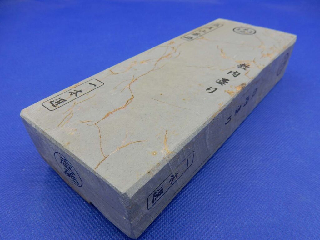 敷内曇り