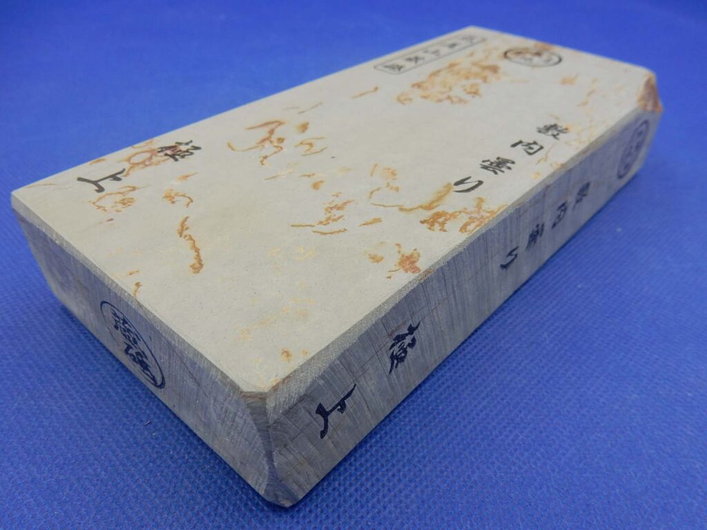 敷内曇り