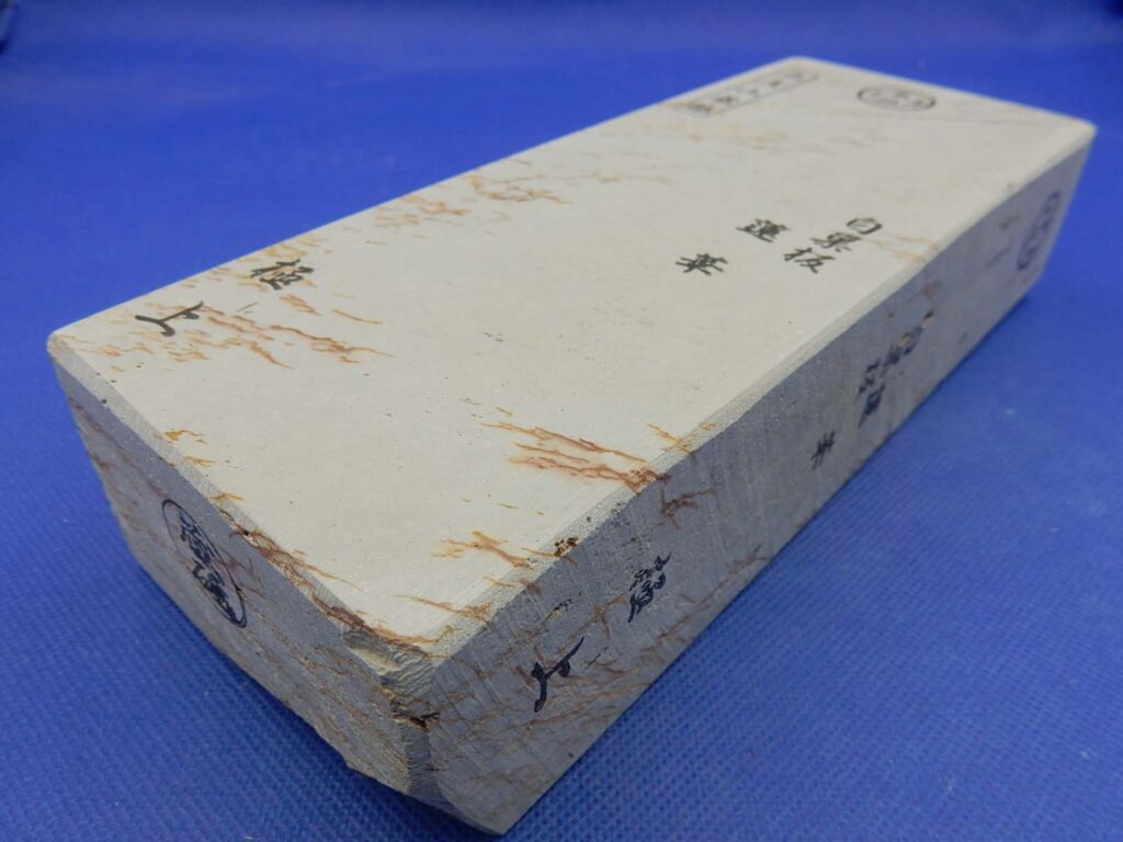 白巣板蓮華