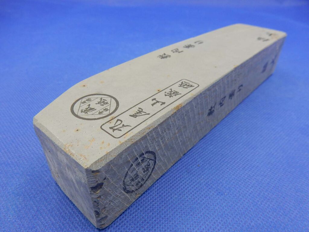 敷内曇り