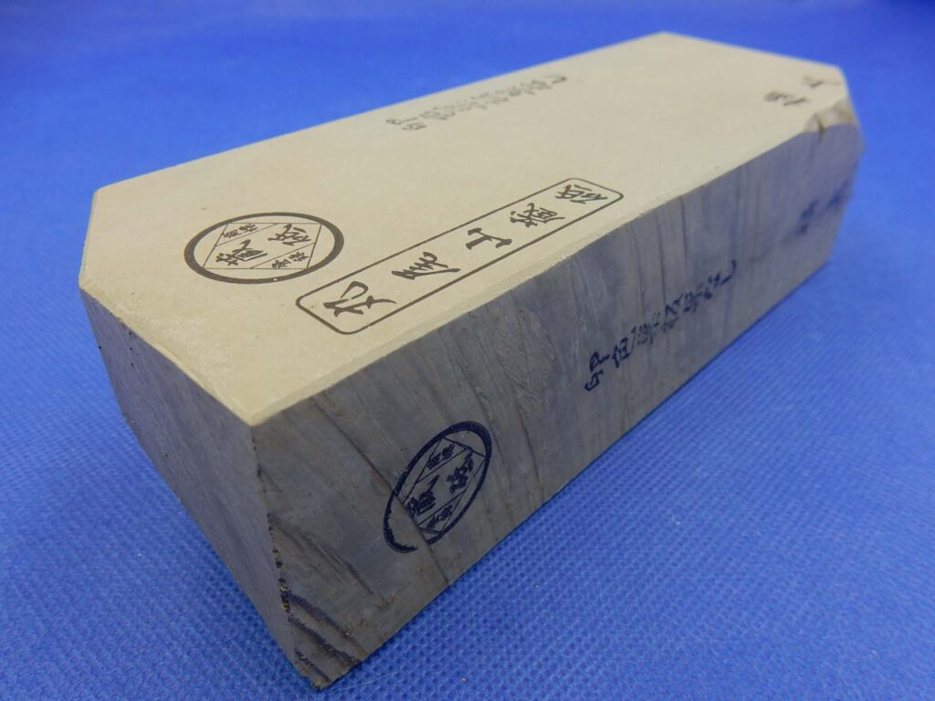 卵色巣板巣なし