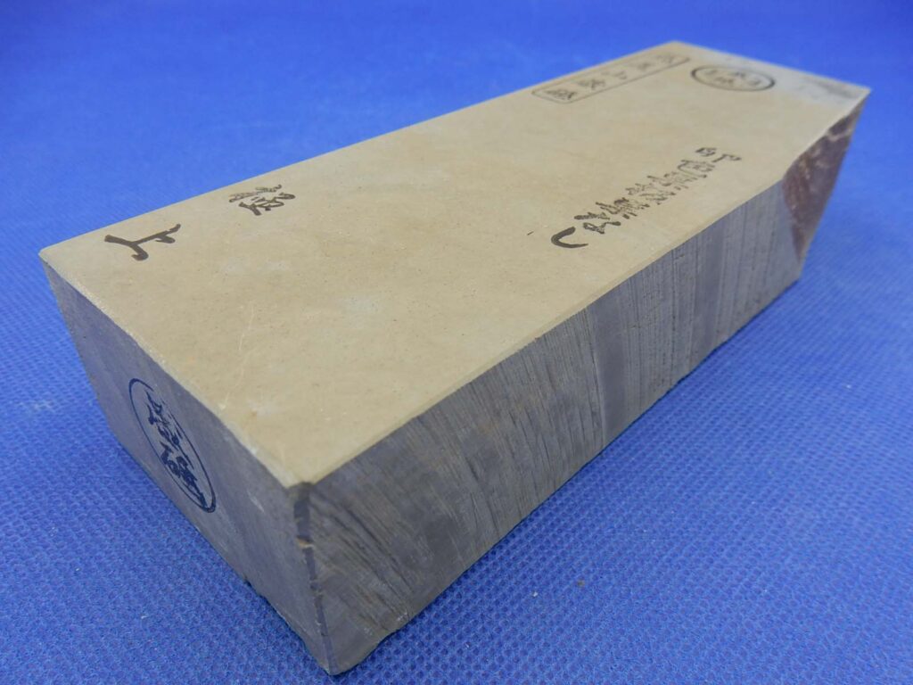 卵色巣板巣なし