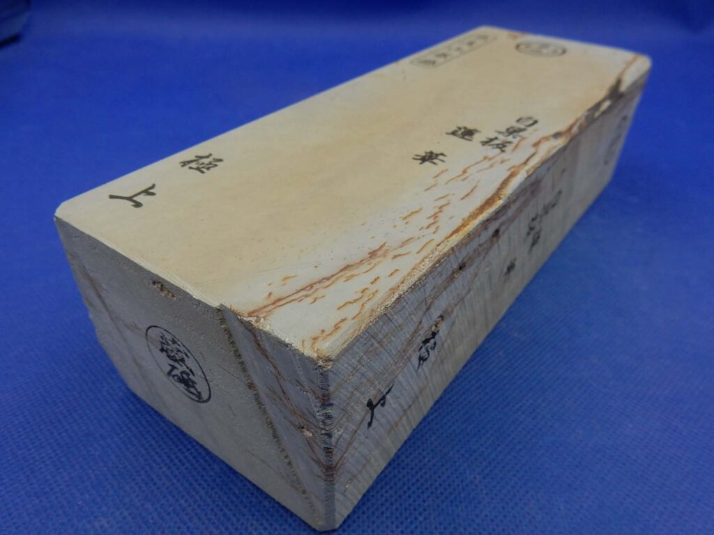 白巣板蓮華